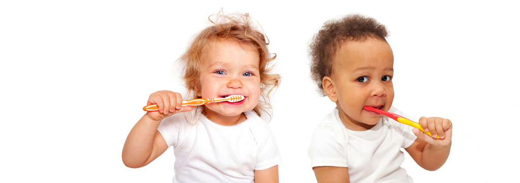 چگونه دندان نوزاد را تمیز کنیم